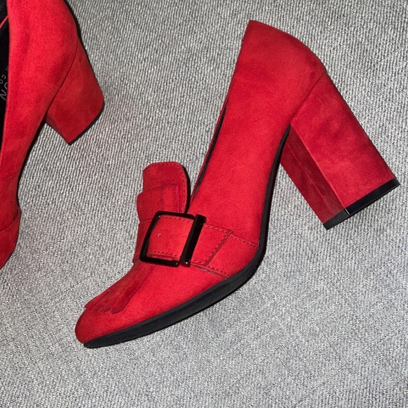 Kenneth Cole Reaction Buckle Heels - Picture 7 of 8